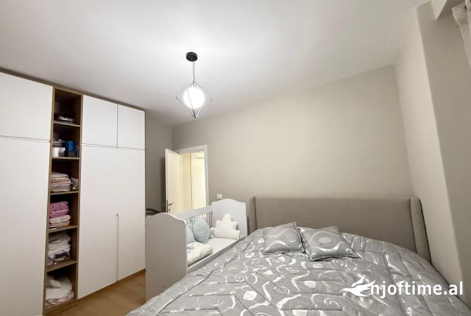 Shtepi ne shitje Apartament ne Tirane, 2+1, Mobilimi E mobiluar, Pagesa 143,000  Euro.