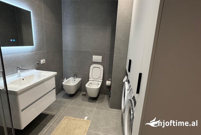 Shtepi me qera Apartament ne Tirane, 2+1, Mobilimi E mobiluar, Pagesa 1,200  Euro.
