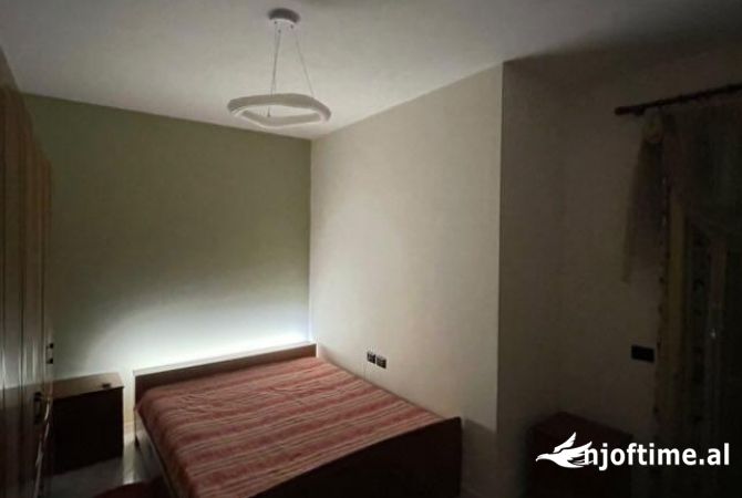 Shtepi me qera Apartament ne Tirane, 1+1, Mobilimi E mobiluar, Pagesa 550  Euro.