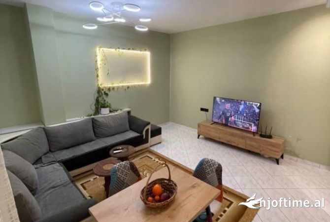 Apartament 1+1 per Qera  📍Mbi Kristal Center, Big Market •Kati 3 pa ashensor •cmimi 550 euro 