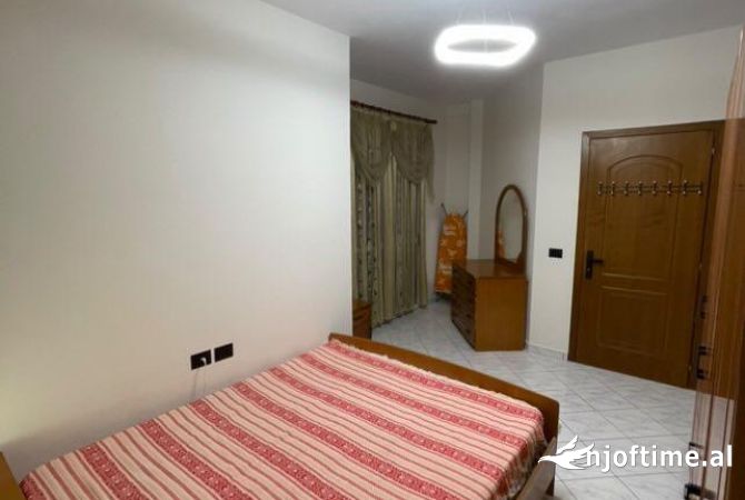 Shtepi me qera Apartament ne Tirane, 1+1, Mobilimi E mobiluar, Pagesa 550  Euro.