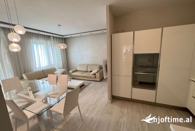 Shtepi me qera Apartament ne Tirane, 2+1, Mobilimi E mobiluar, Pagesa 650  Euro.