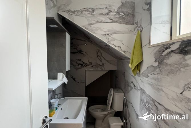 Shtepi me qera Apartament ne Tirane, 2+1, Mobilimi E mobiluar, Pagesa 400  Euro.