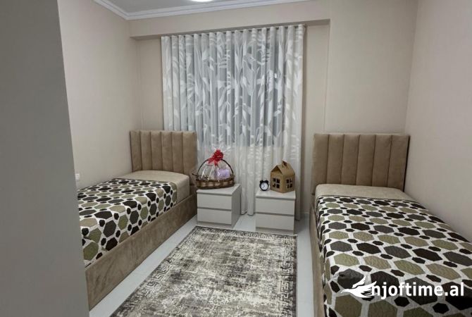Shtepi me qera Apartament ne Tirane, 2+1, Mobilimi E mobiluar, Pagesa 600  Euro.