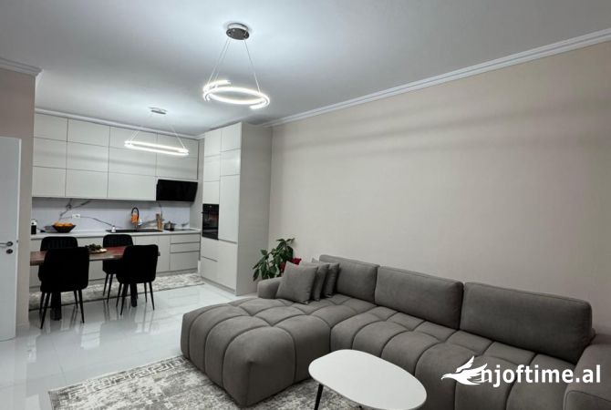 Shtepi me qera 2+1 ne Tirane - 600 Euro