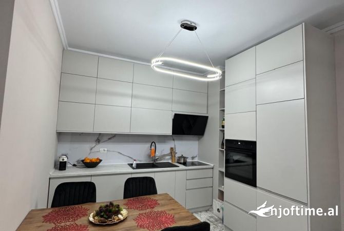 Shtepi me qera 2+1 ne Tirane - 600 Euro