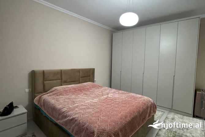 Shtepi me qera Apartament ne Tirane, 2+1, Mobilimi E mobiluar, Pagesa 600  Euro.