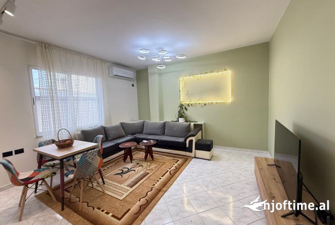 Shtepi me qera Apartament ne Tirane, 1+1, Mobilimi E mobiluar, Pagesa 550  Euro.