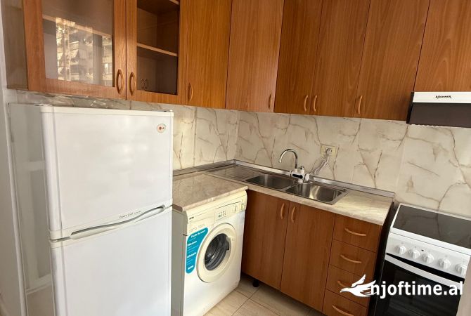 Shtepi me qera Apartament ne Tirane, 1+1, Mobilimi E mobiluar, Pagesa 650  Euro.