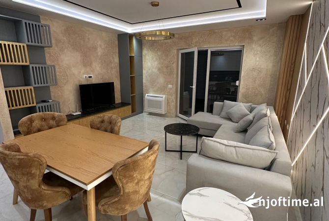 Shitet Apartament 2+1+parkim  📍 Quartum Residence, Stacioni i Trenit  Cmimi 260.000 Euro 