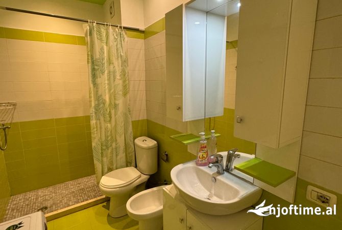 Shtepi me qera Apartament ne Tirane, 2+1, Mobilimi E mobiluar, Pagesa 50,000  Leke.