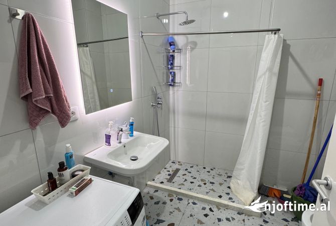 Shtepi ne shitje Apartament ne Tirane, 1+1, Mobilimi E mobiluar, Pagesa 85,000  Euro.