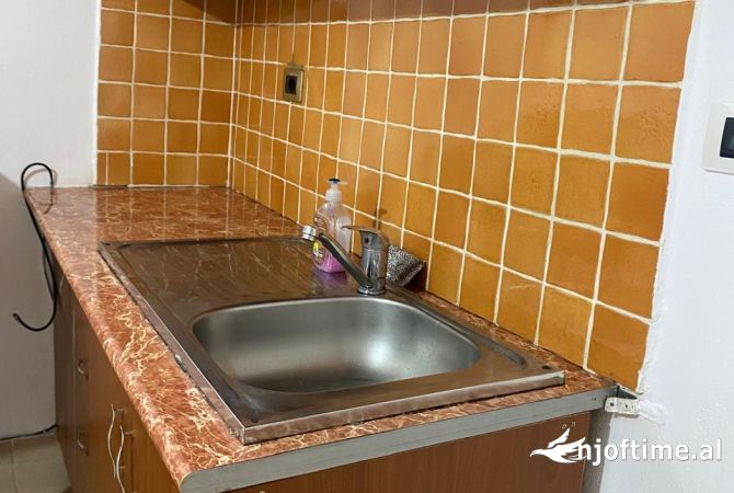 Shtepi me qera Garsoniere ne Tirane - 35,000 Leke