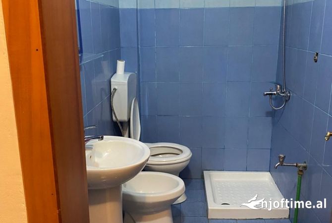 Shtepi me qera Apartament ne Tirane, Garsoniere, Mobilimi E mobiluar, Pagesa 35,000  Leke.