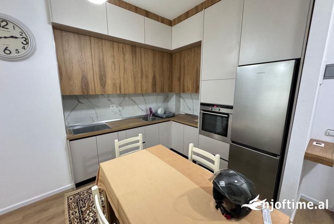 Shtepi me qera Apartament ne Tirane, 1+1, Mobilimi E mobiluar, Pagesa 450  Euro.