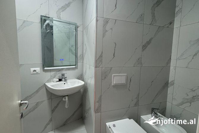 Shtepi me qera Apartament ne Tirane, 1+1, Mobilimi E mobiluar, Pagesa 600  Euro.