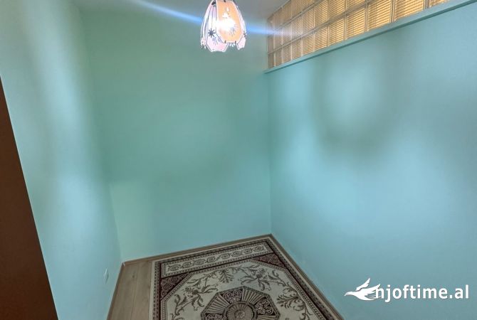 Shtepi me qera Apartament ne Tirane, 2+1, Mobilimi E mobiluar, Pagesa 600  Euro.