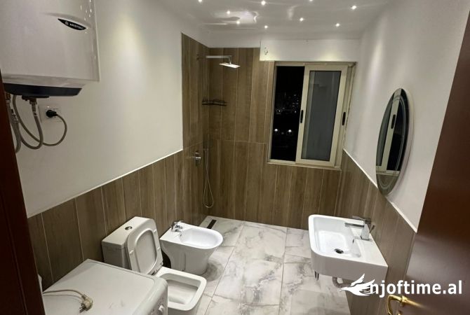 Shtepi me qera Apartament ne Tirane, 2+1, Mobilimi E mobiluar, Pagesa 600  Euro.