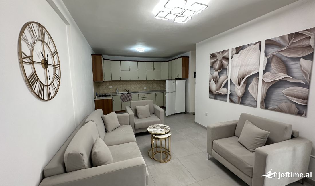 Shtepi me qera Apartament ne Tirane, 2+1, Mobilimi E mobiluar, Pagesa 600  Euro.