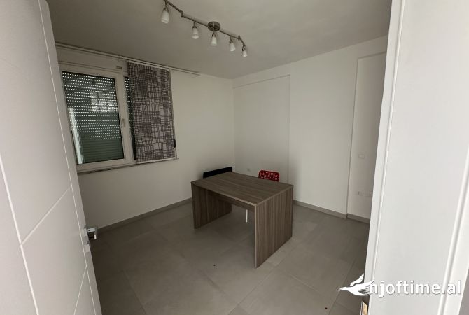 Shtepi me qera Apartament ne Tirane, 2+1, Mobilimi E mobiluar, Pagesa 600  Euro.