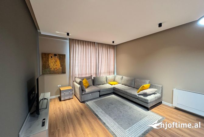 Shtepi me qera 2+1 ne Tirane - 900 Euro