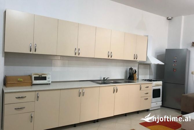 Shtepi ne shitje 1+1 ne Tirane - 80,000 Euro