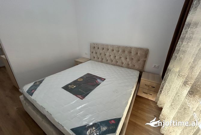 Shtepi me qera Apartament ne Tirane, 2+1, Mobilimi E mobiluar, Pagesa 500  Euro.