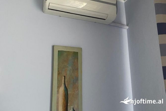 Shtepi ne shitje Apartament ne Tirane, 1+1, Mobilimi E mobiluar, Pagesa 93,500  Euro.