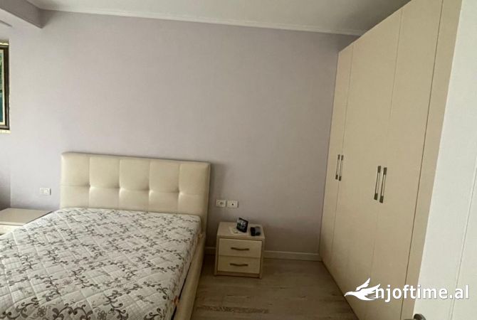 Shtepi me qera Apartament ne Tirane, 1+1, Mobilimi E mobiluar, Pagesa 550  Euro.