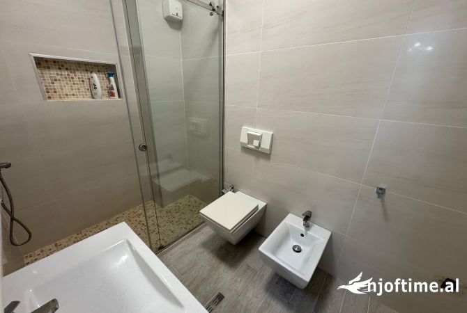 Shtepi me qera Apartament ne Tirane, 1+1, Mobilimi E mobiluar, Pagesa 550  Euro.