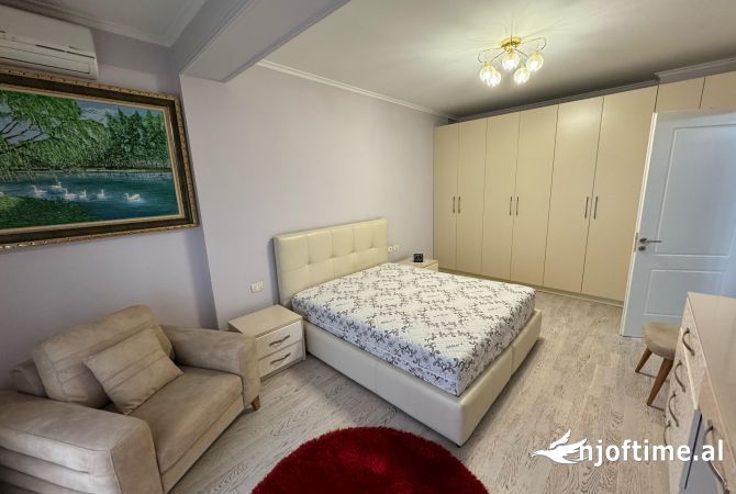 Shtepi me qera Apartament ne Tirane, 1+1, Mobilimi E mobiluar, Pagesa 550  Euro.