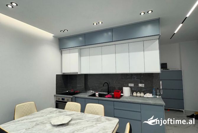 Shtepi me qera 3+1 ne Tirane - 800 Euro