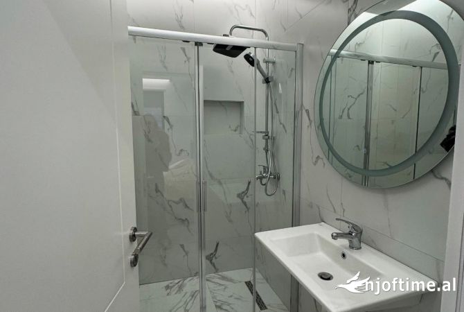 Shtepi me qera Apartament ne Tirane, 3+1, Mobilimi E mobiluar, Pagesa 800  Euro.