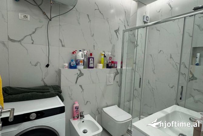 Shtepi me qera Apartament ne Tirane, 3+1, Mobilimi E mobiluar, Pagesa 800  Euro.