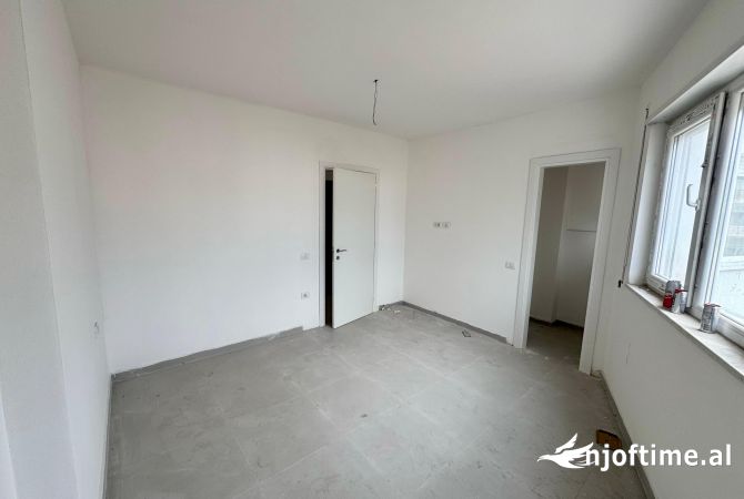 Shtepi me qera Apartament ne Tirane, 2+1, Mobilimi Bosh, pa mobiluar, Pagesa 650  Euro.