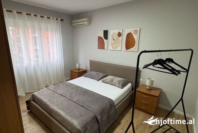 Shtepi me qera Apartament ne Tirane, 1+1, Mobilimi E mobiluar, Pagesa 650  Euro.