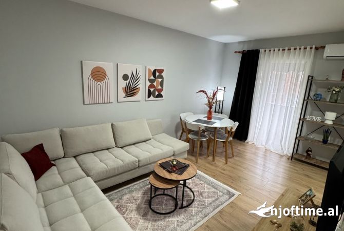 Jepet me qera apartament 1+1 📍myslym shyr Kati 5 pallat ekzistues I mobiluar Cmimi : 600€