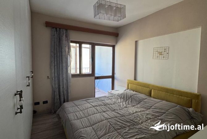 Shtepi me qera Apartament ne Tirane, 2+1, Mobilimi E mobiluar, Pagesa 600  Euro.