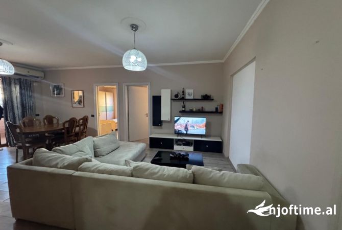 Shtepi me qera 2+1 ne Tirane - 600 Euro