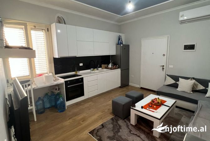 Shtepi me qera 1+1 ne Tirane - 35,000 Leke