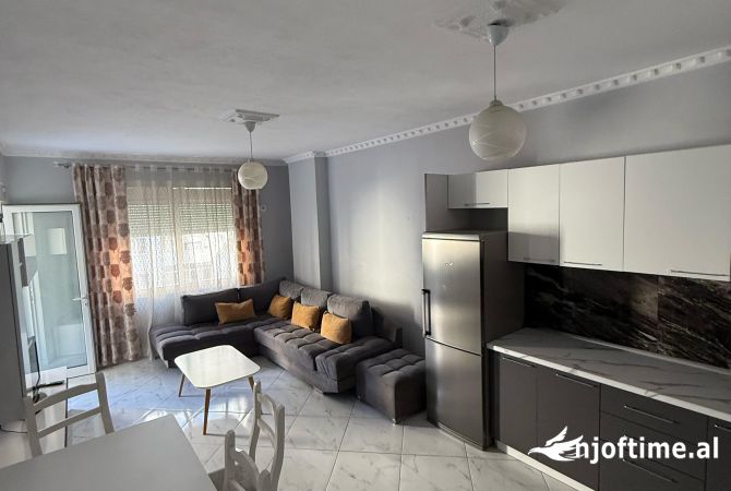 Shtepi me qera 2+1 ne Tirane - 450 Euro