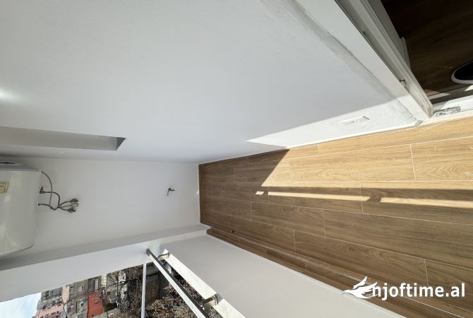 Shtepi ne shitje Apartament ne Tirane, 2+1, Mobilimi E mobiluar, Pagesa 148,000  Euro.