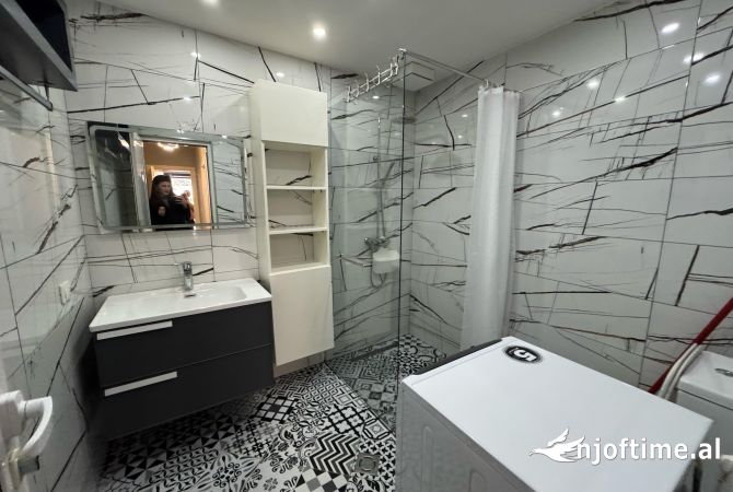 Shtepi me qera Apartament ne Tirane, 1+1, Mobilimi E mobiluar, Pagesa 400  Euro.