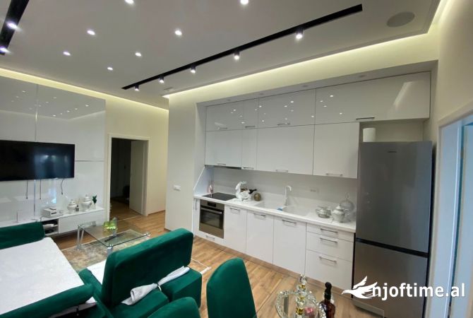 Shtepi me qera Apartament ne Tirane, 2+1, Mobilimi E mobiluar, Pagesa 500  Euro.