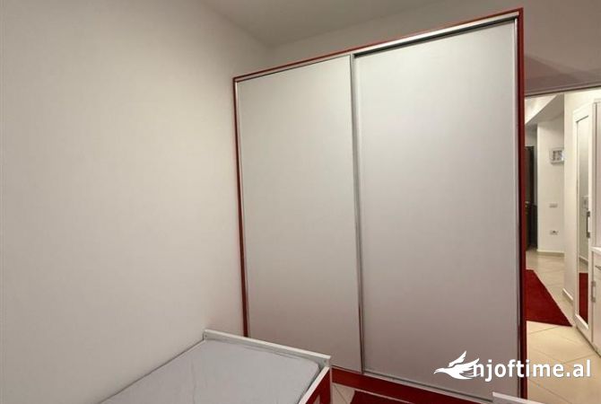 Shtepi me qera Apartament ne Tirane, 2+1, Mobilimi E mobiluar, Pagesa 550  Euro.