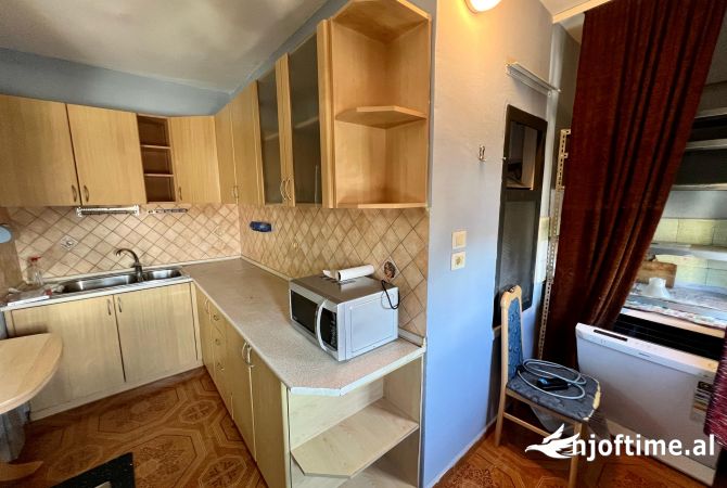 Shtepi me qera Apartament ne Tirane, 1+1, Mobilimi E mobiluar, Pagesa 400  Euro.