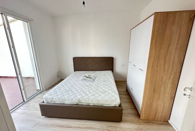 Shtepi me qera Apartament ne Tirane, 2+1, Mobilimi E mobiluar, Pagesa 450  Euro.