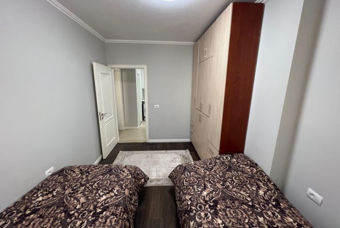 Shtepi me qera Apartament ne Tirane, 2+1, Mobilimi E mobiluar, Pagesa 1,000  Euro.