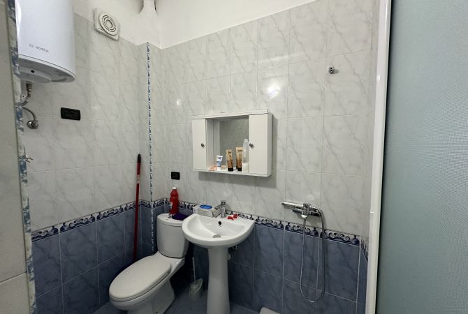 Shtepi me qera Apartament ne Tirane, 1+1, Mobilimi E mobiluar, Pagesa 450  Euro.