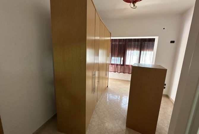 Shtepi me qera 1+1 ne Tirane - 450 Euro